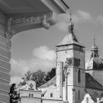 Balkon a kostel